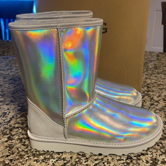 Classic Short Iridescent Ugg Boot - Size 6 - New in Box ($178.00) - Picture 11 of 11